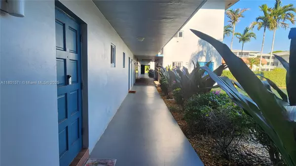 Hollywood, FL 33021,981 Hillcrest Ct #114