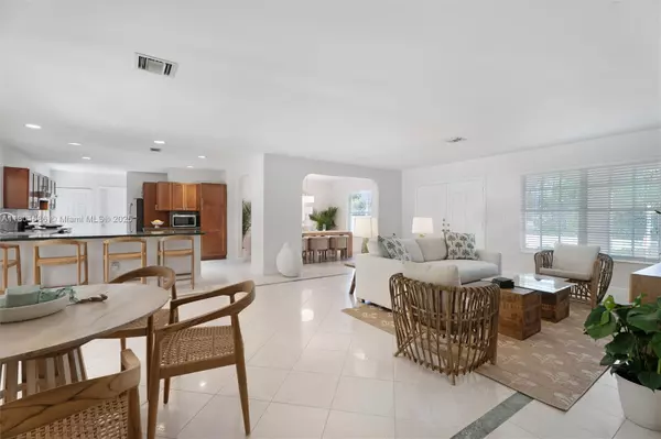 Pinecrest, FL 33156,8700 SW 64th Ave
