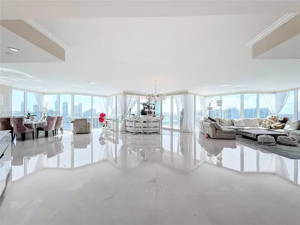 Aventura, FL 33180,3370 Hidden Bay Dr #2813