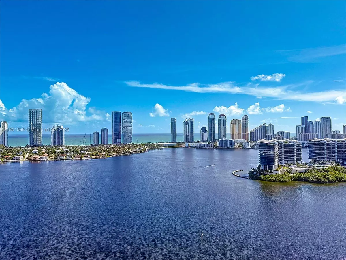Aventura, FL 33180,3370 Hidden Bay Dr #2813
