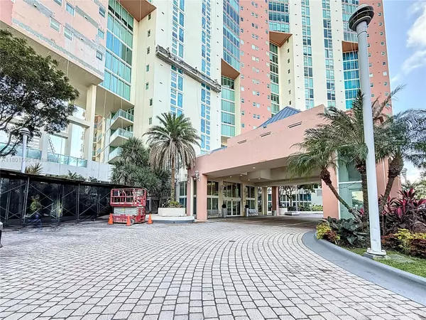 Aventura, FL 33180,3370 Hidden Bay Dr #2813