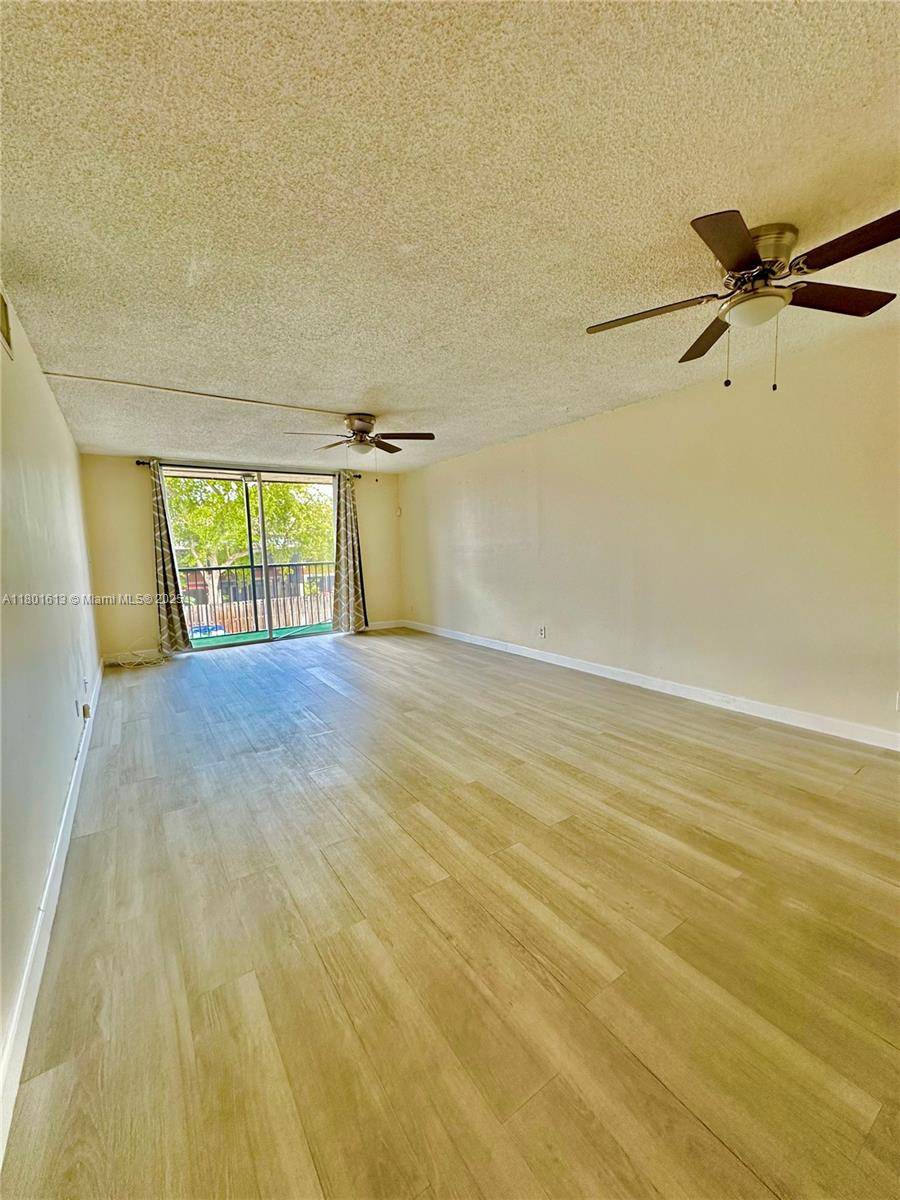 Davie, FL 33314,7175 Orange Dr #219H