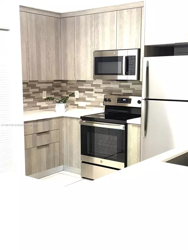 Doral, FL 33178,7340 NW 114th Ave #207