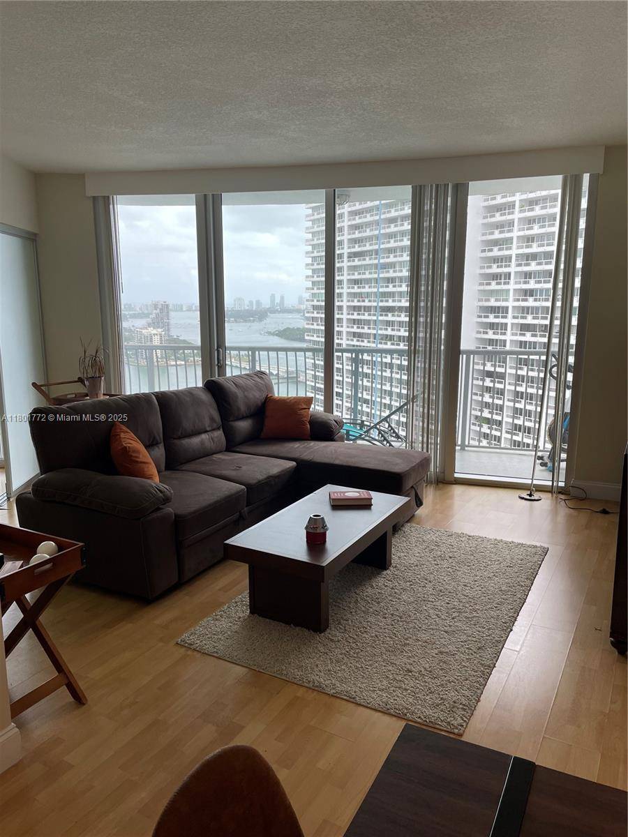 Miami, FL 33132,1750 N Bayshore Dr #2802