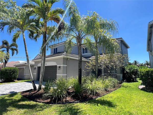 1192 Chinaberry Dr,  Weston,  FL 33327