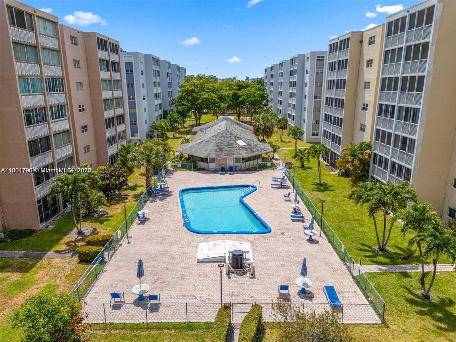 Hallandale Beach, FL 33009,301 NE 14th #207