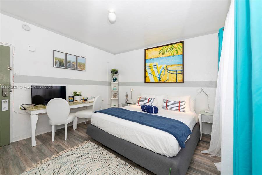 6760 Collins Ave #9, Miami Beach, FL 33141