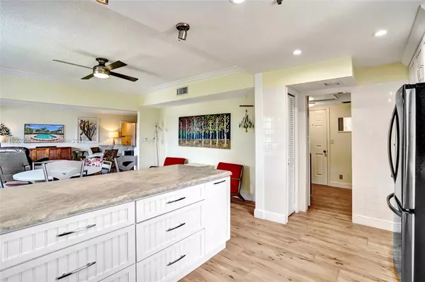 Boca Raton, FL 33432,2679 S Ocean Blvd #2B