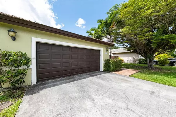 Miami, FL 33193,16112 SW 79th Ter