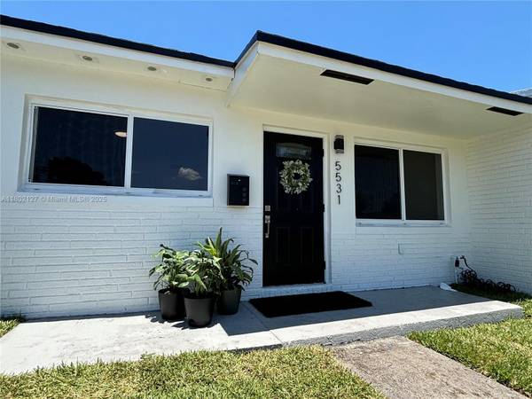 5531 SW 38th St,  West Park,  FL 33023