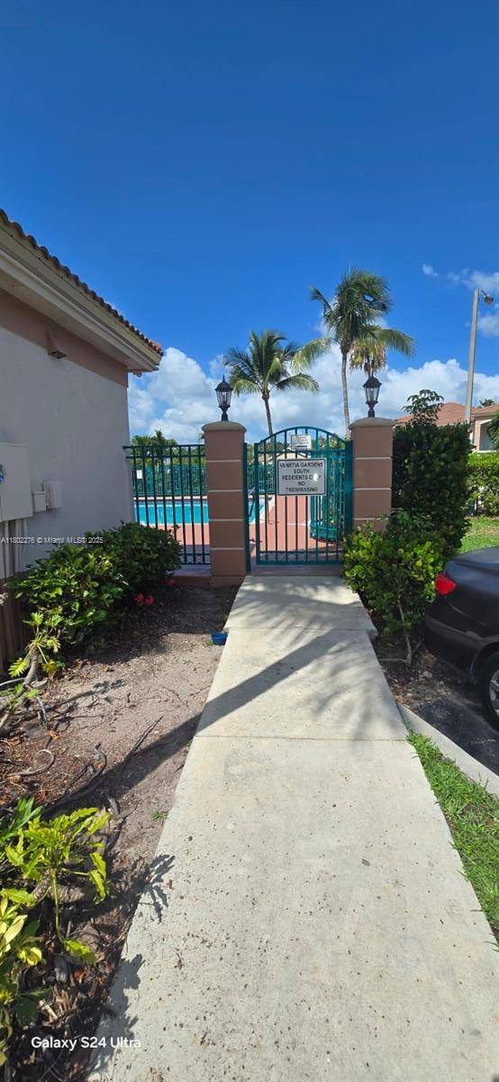 Homestead, FL 33035,1241 SE 29th St #203-27