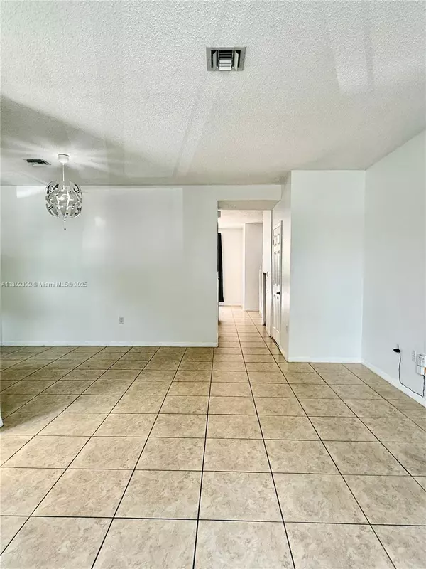 Homestead, FL 33033,947 NE 42nd Ter #947