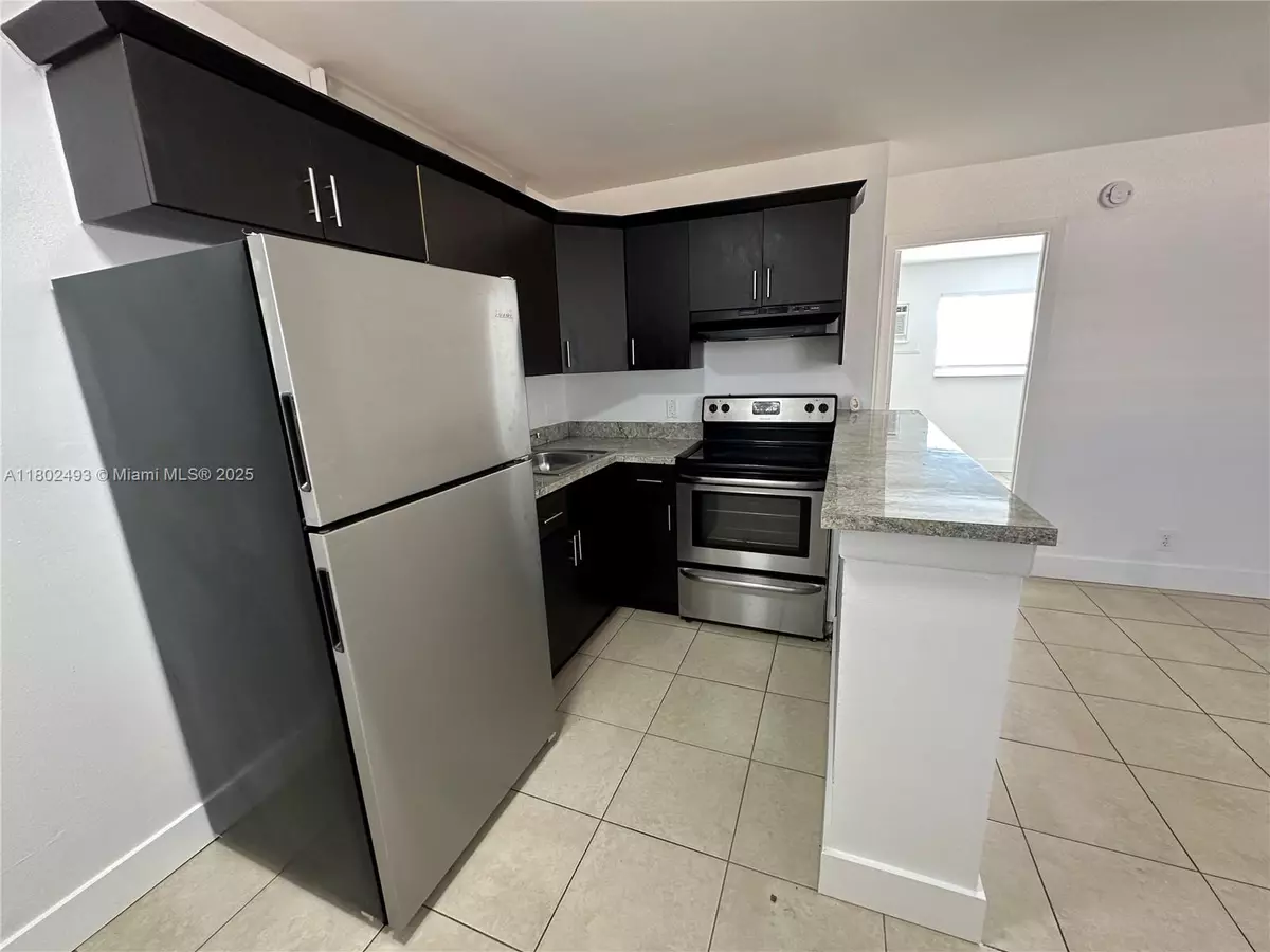 Oakland Park, FL 33334,101 NE 41st St #G117