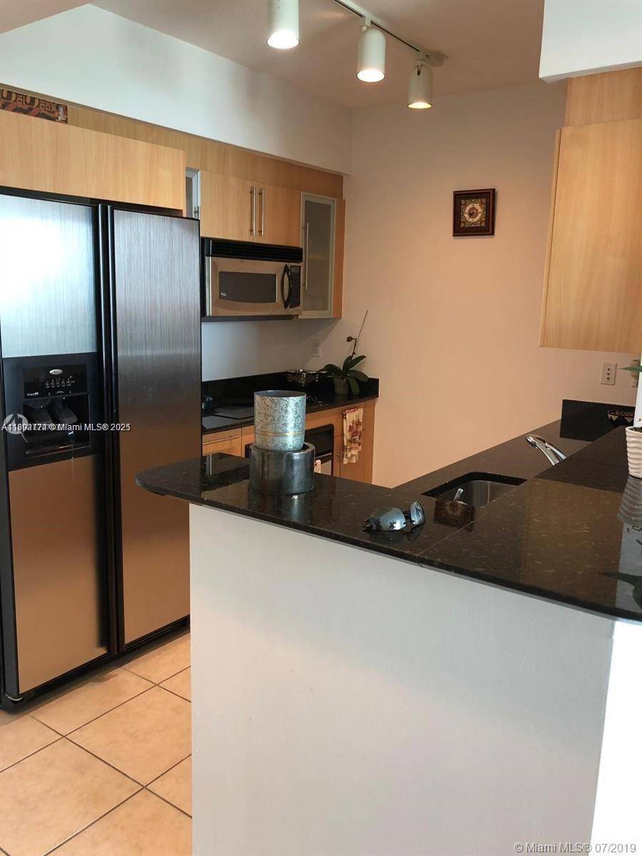 Miami, FL 33131,325 S Biscayne Blvd #1716