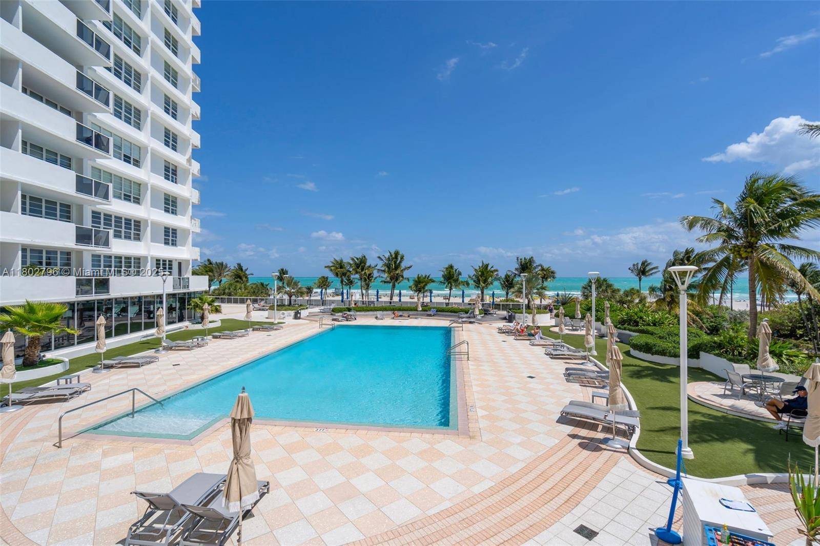 Miami Beach, FL 33139,100 Lincoln Rd #539