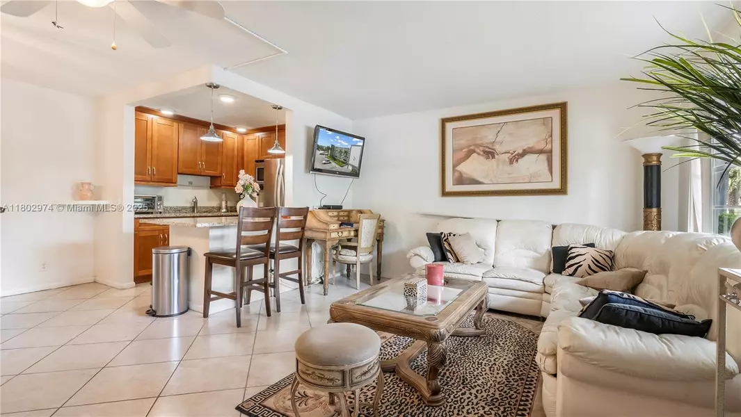 1012 Berkshire A #1012, Deerfield Beach, FL 33442