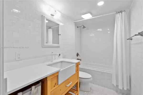 Pinecrest, FL 33156,6886 N Kendall Dr #D207