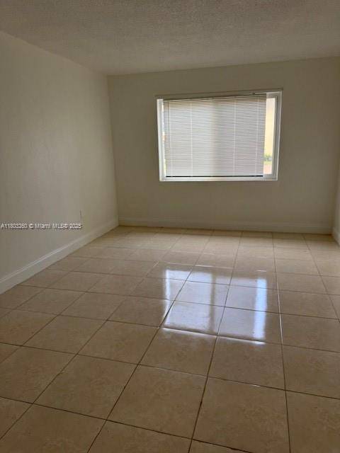 Miami Gardens, FL 33169,505 NW 177th St #136