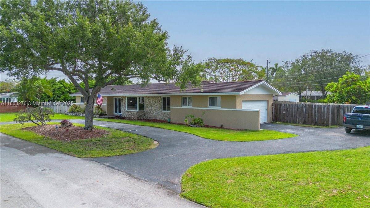 Miami, FL 33176,9750 SW 143rd Dr