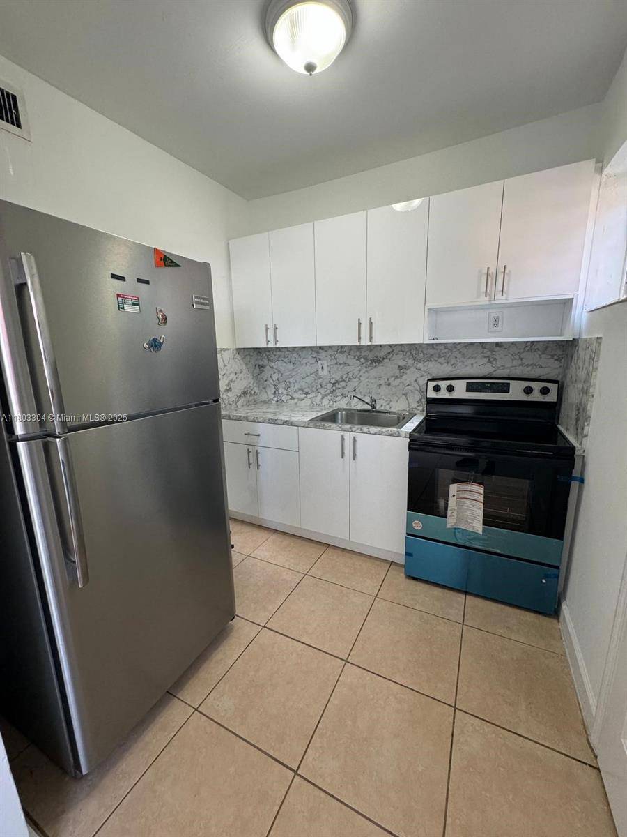Miami, FL 33135,120 SW 18th Ct #2