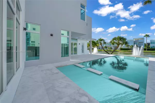 Doral, FL 33178,10553 NW 67th Ter