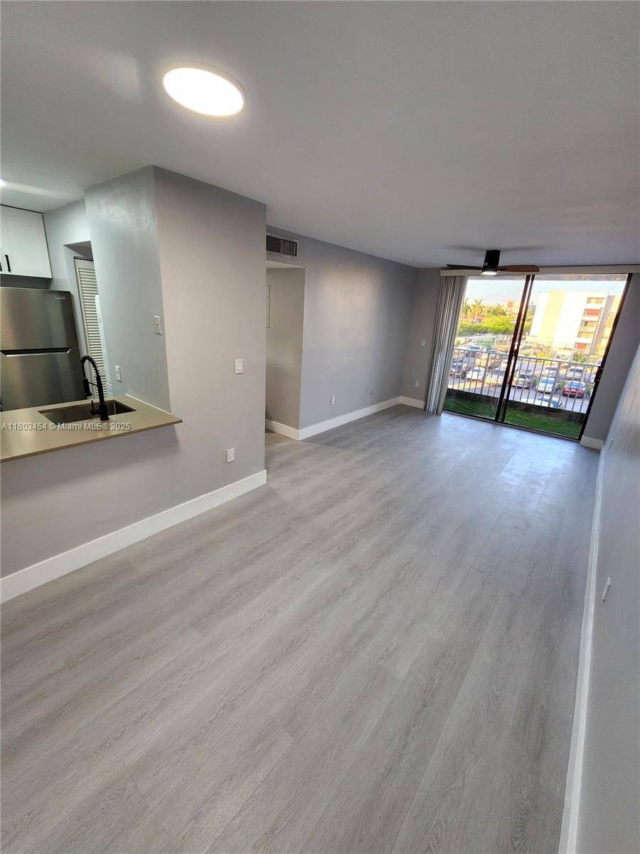 8145 NW 7th St #320, Miami, FL 33126