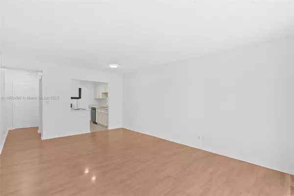 Fort Lauderdale, FL 33316,2900 Banyan St #201