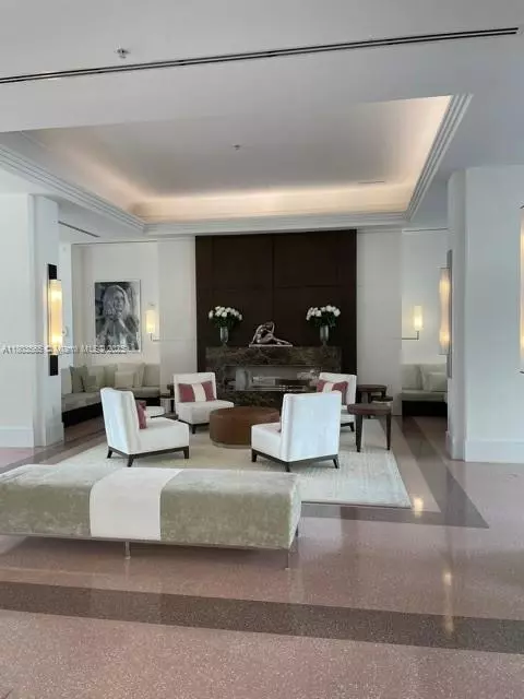 Miami Beach, FL 33140,3739 Collins Ave #N-306