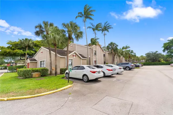 Coral Springs, FL 33071,9641 Riverside Dr #F6