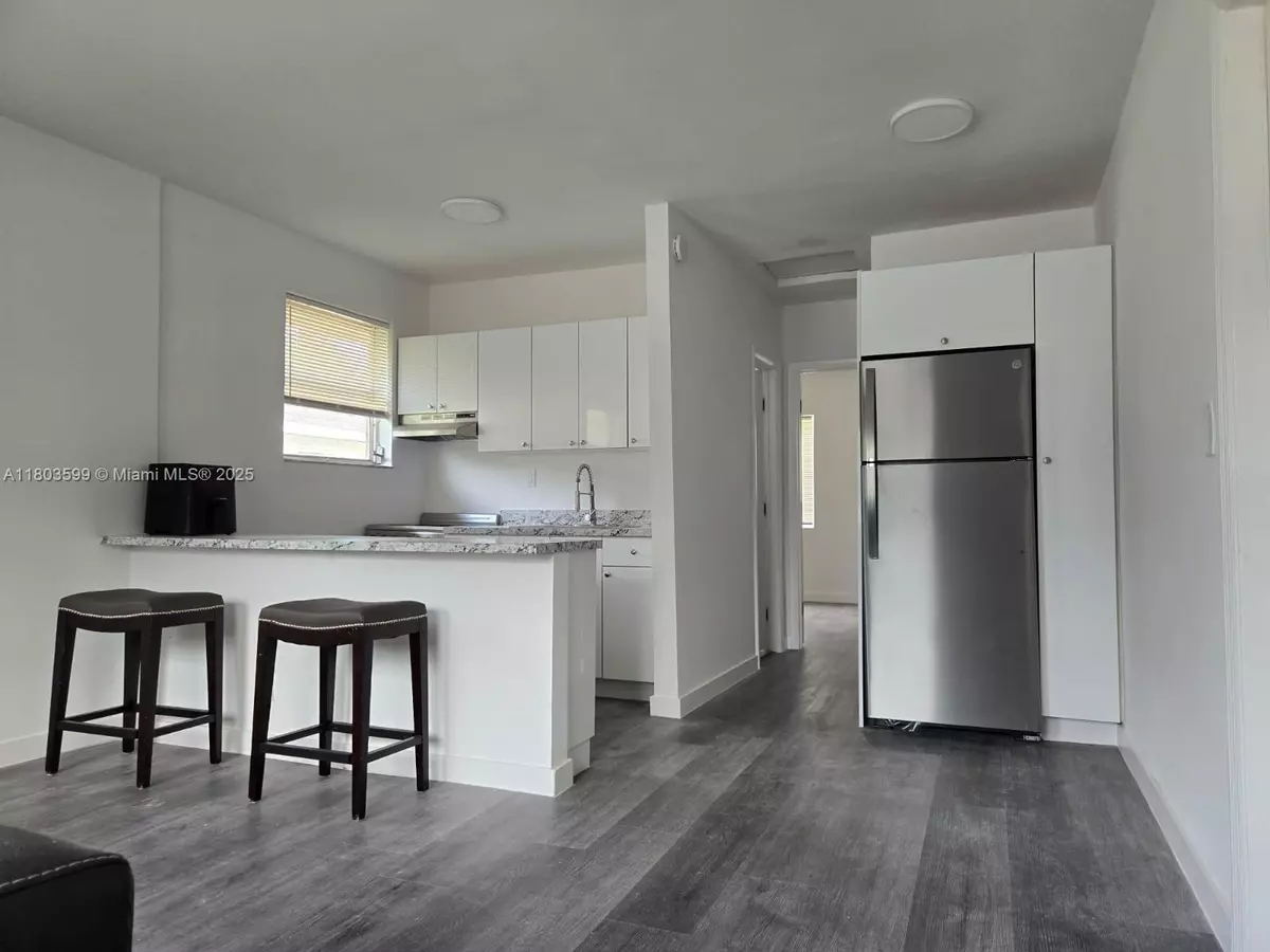 Hollywood, FL 33020,2416 Sherman St #2418