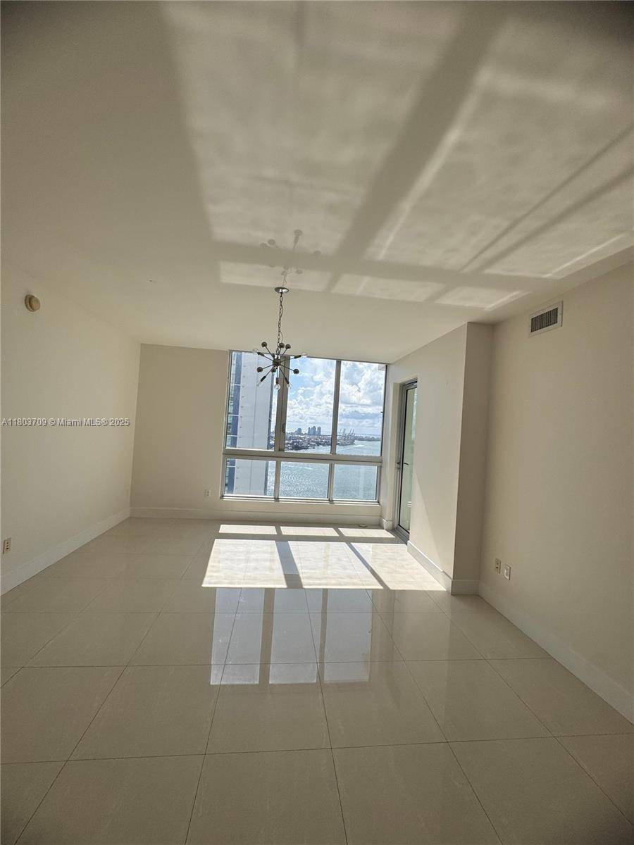 Miami, FL 33131,300 S Biscayne Blvd #T-3212
