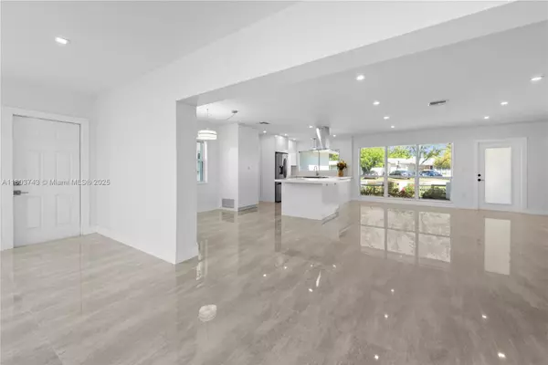Cutler Bay, FL 33189,9450 Martinique Dr