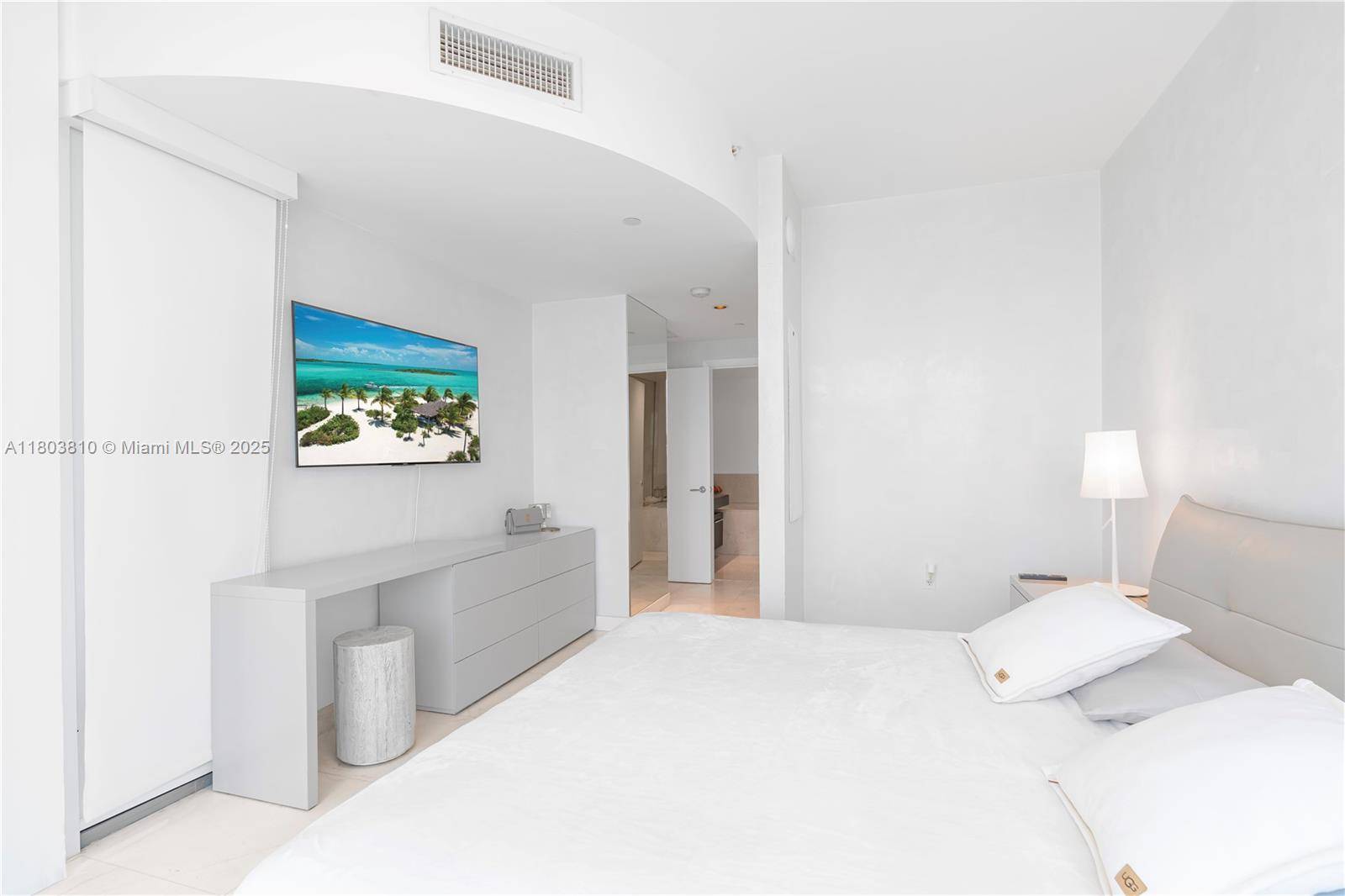 Sunny Isles Beach, FL 33160,17121 Collins Ave #903