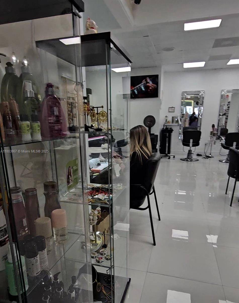 Doral, FL 33172,2475 NW 95th Ave #4