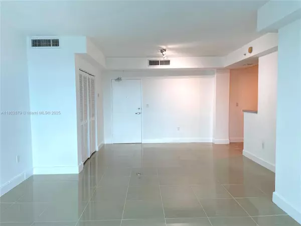 North Bay Village, FL 33141,7501 E Treasure Dr #10C