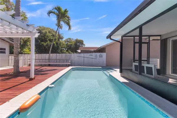 Cooper City, FL 33328,9813 SW 57th St