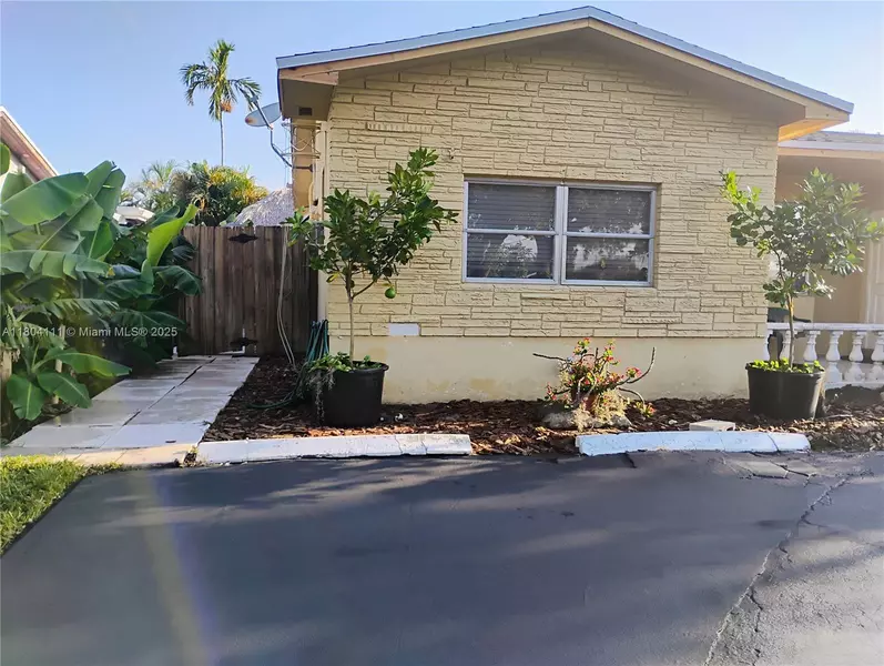 4121 Thomas St #1, Hollywood, FL 33021