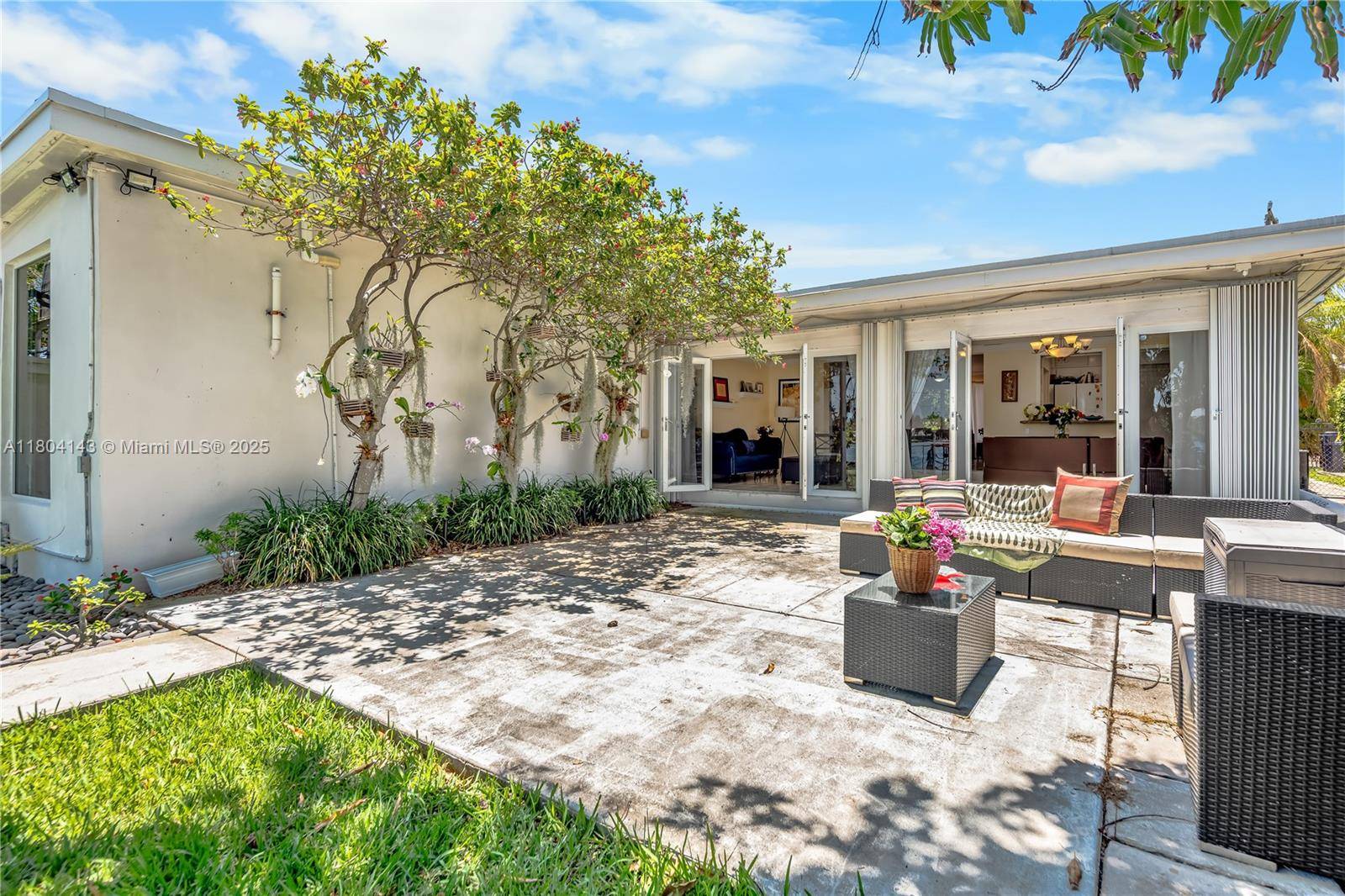 Miami Beach, FL 33141,1241 Stillwater Dr