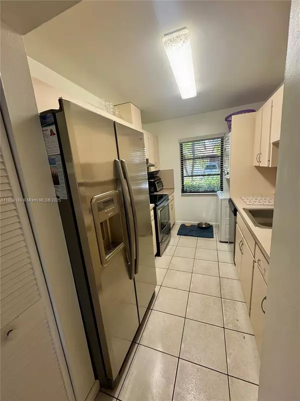 Miami, FL 33175,13810 SW 52  St