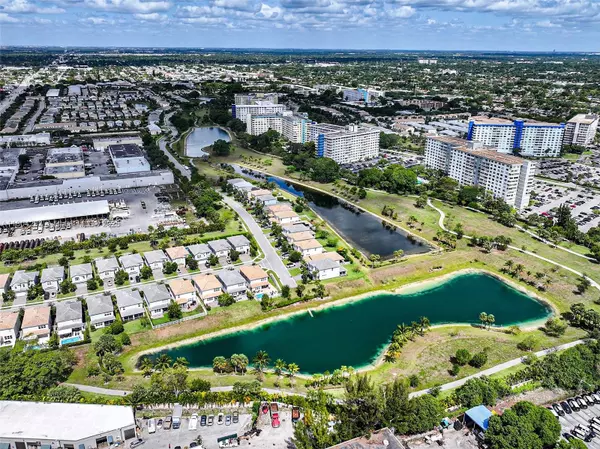 Hollywood, FL 33021,3800 Hillcrest Dr #903