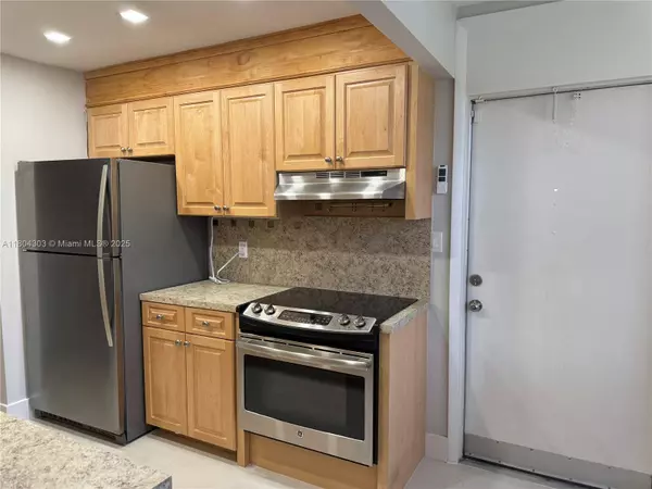 North Miami Beach, FL 33162,16450 Miami Dr #106