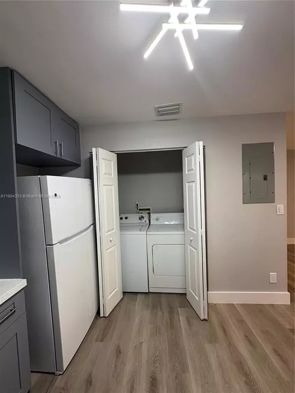 Pompano Beach, FL 33069,300 NW 16th Ave #2E