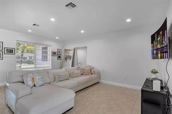 Palmetto Bay, FL 33157,15400 SW 84th Ave