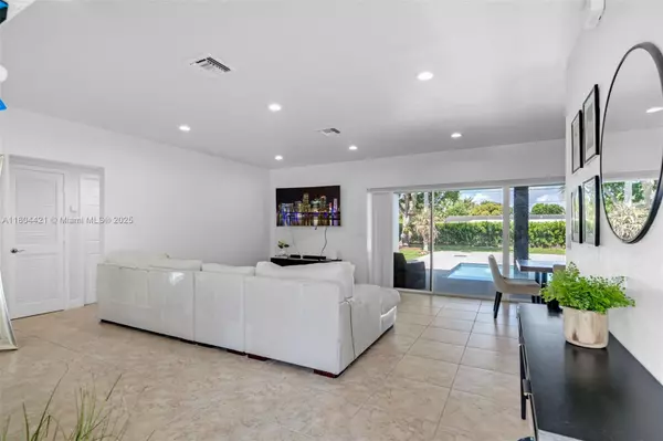 Palmetto Bay, FL 33157,15400 SW 84th Ave