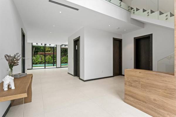 Miami, FL 33143,8000 SW 62nd Ct #8000