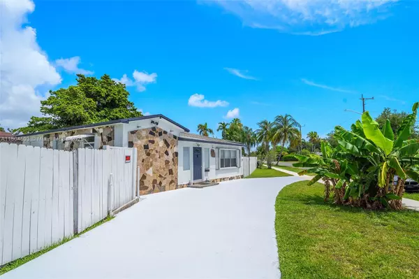 Hallandale Beach, FL 33009,600 SW 10th St