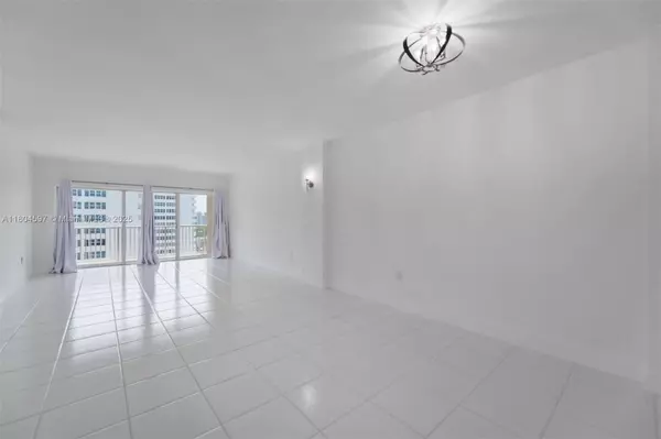 Hallandale Beach, FL 33009,1980 S Ocean Dr #18G