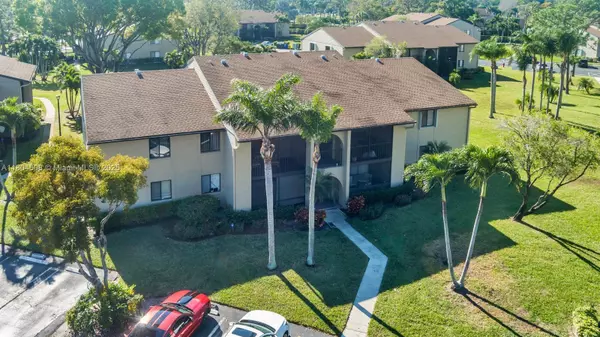 Green Acres, FL 33415,512 Shady Pine Way #D2