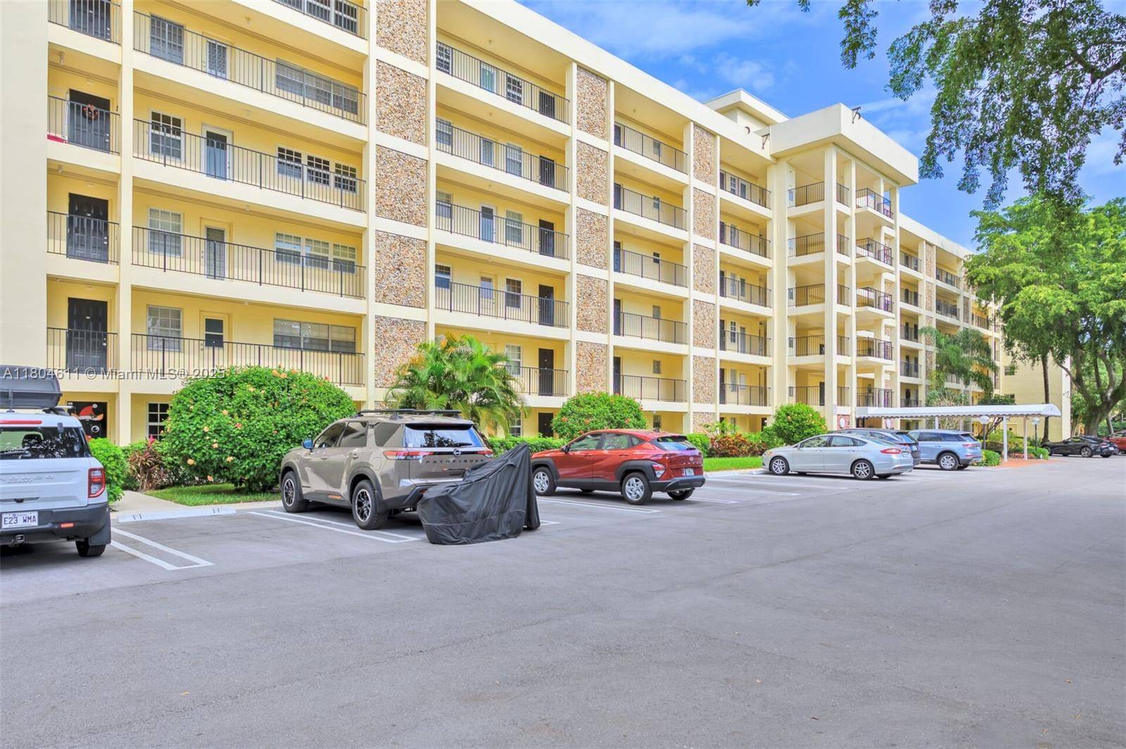 Pompano Beach, FL 33069,2751 N Palm Aire Dr #410