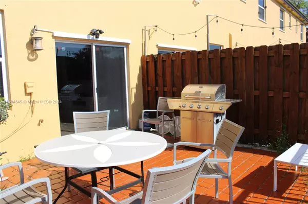 Cutler Bay, FL 33190,9001 SW 227th St #4